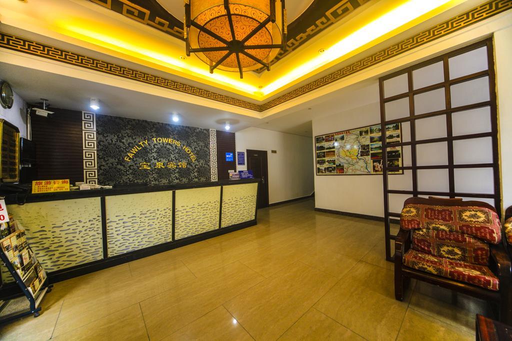 Fawlty Towers Hotel Yangshuo Exteriör bild